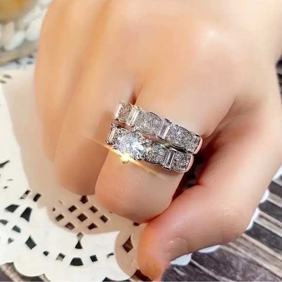 Elegant Silver Women's Ring Set. - Picture 3 of 6